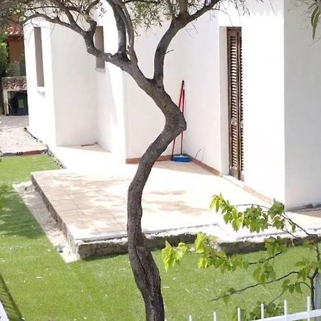 Comoda Villetta Con Giardino San Teodoro  Zewnętrze zdjęcie